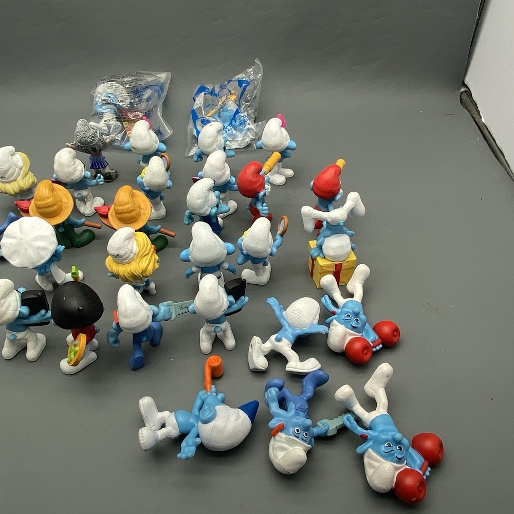 2011-2013 McDonalds Lot Of 31 Smurfs Hefty, Smurfette Figurine Many Duplicates - Picture 10 of 14